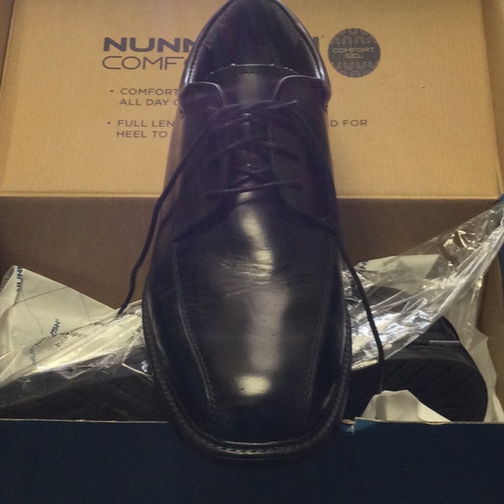 Black 8.5 Nunn Bush shoes for men